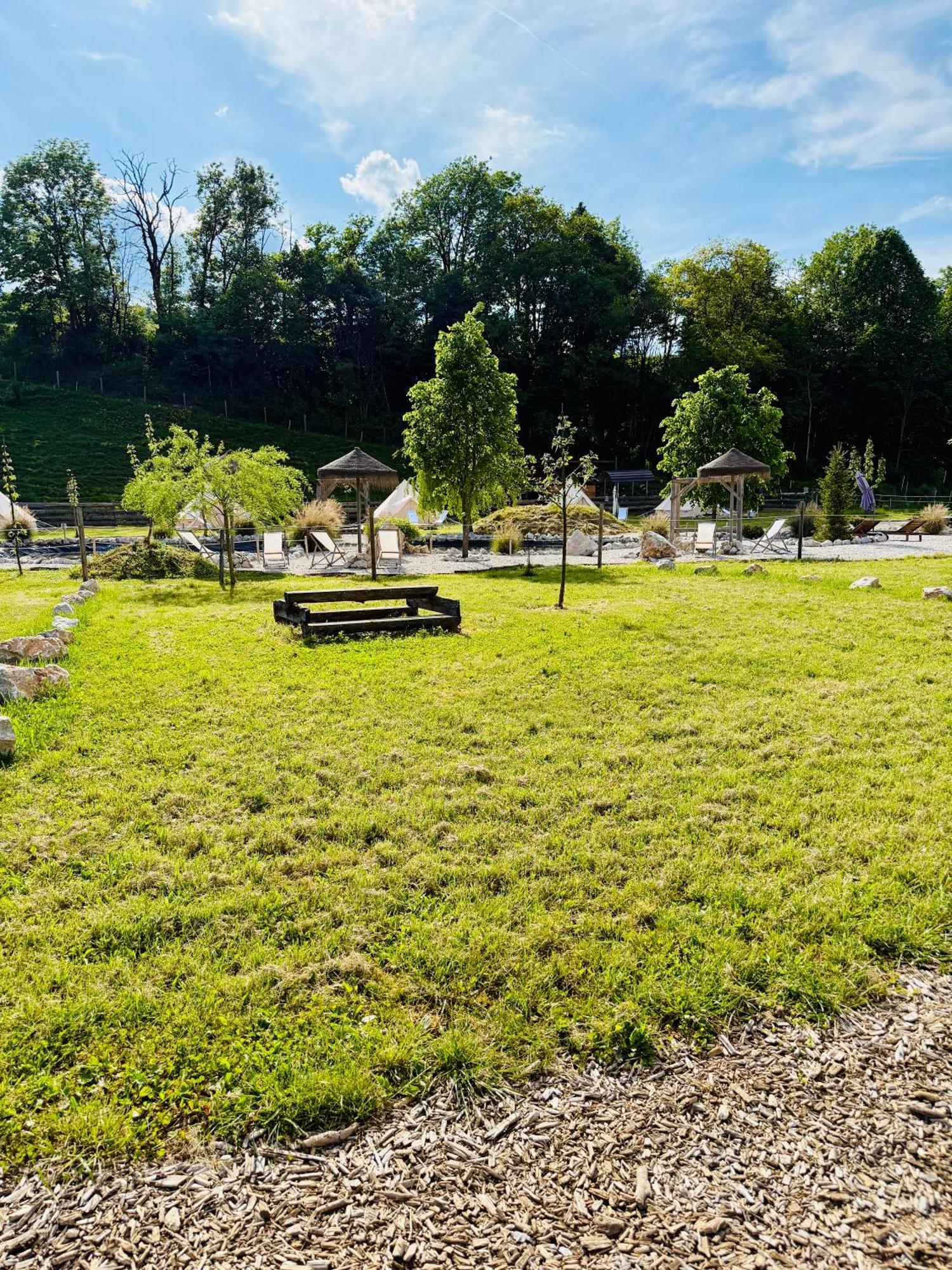 Camp Garden Park-Pitches And Tents *